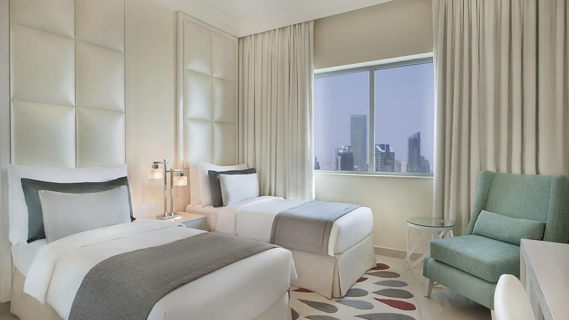 Damac Maison Mall Street Dubai 5*,