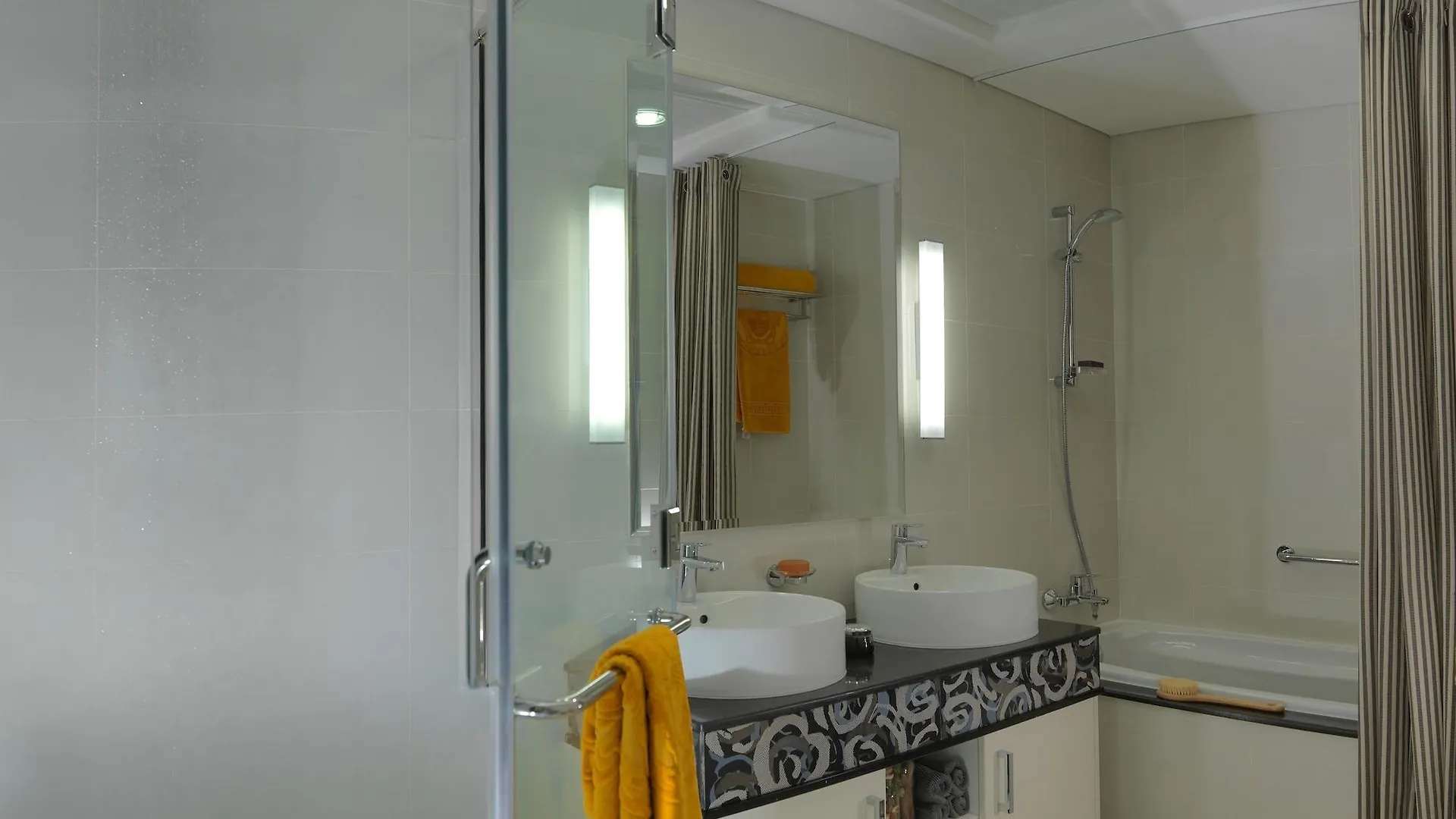 Damac Maison Mall Street Dubai 5*,