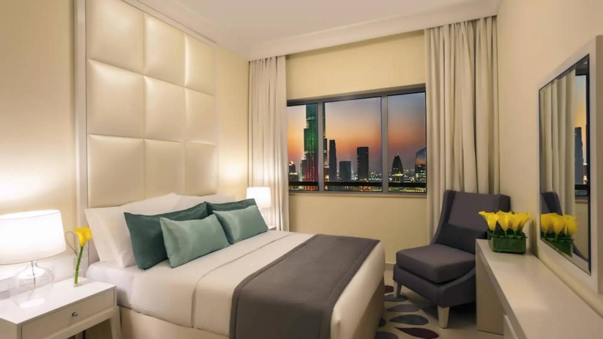 Damac Maison Mall Street Dubai 5*,