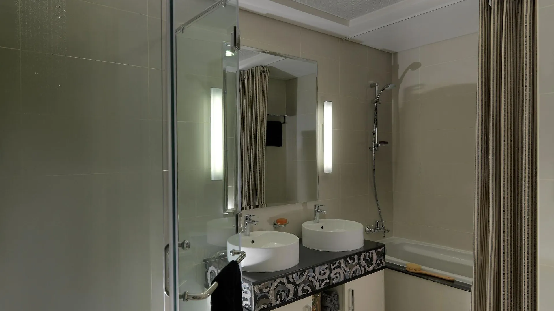 Damac Maison Mall Street Dubai 5*,