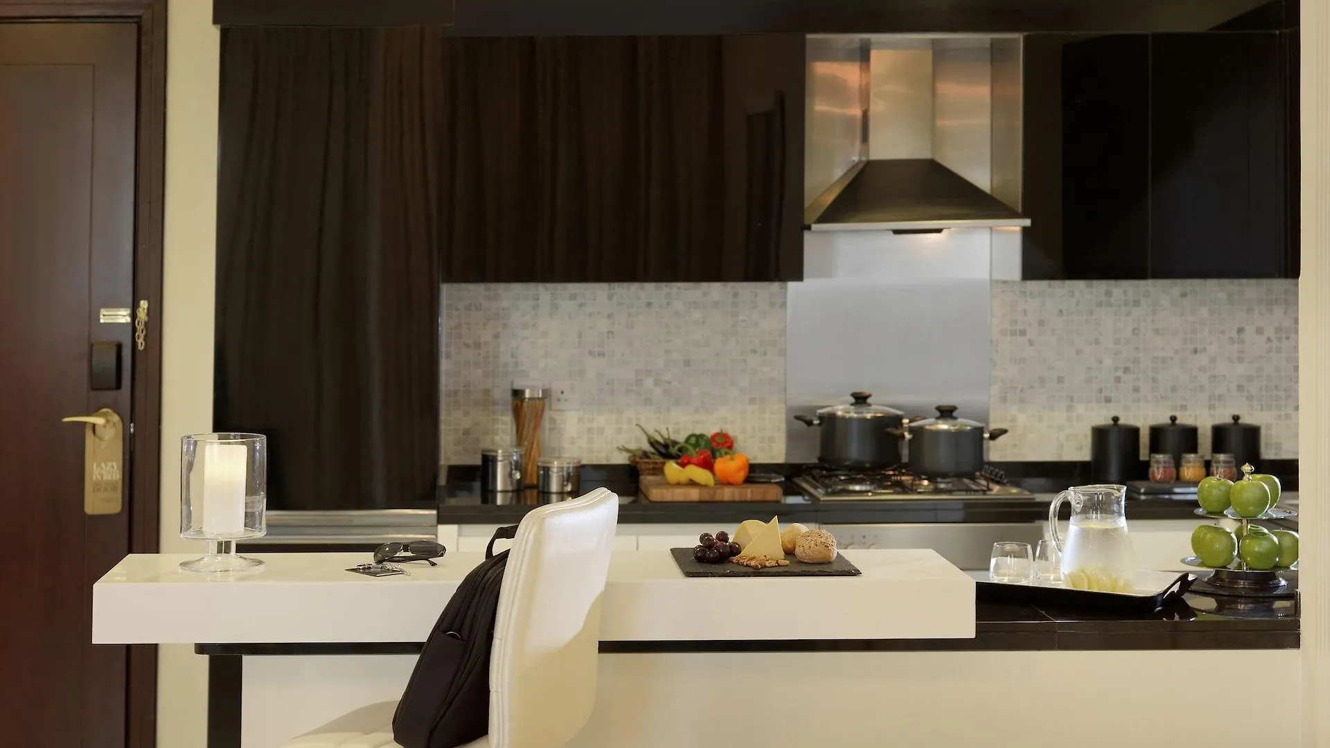***** Aparthotel Damac Maison Mall Street Dubai United Arab Emirates
