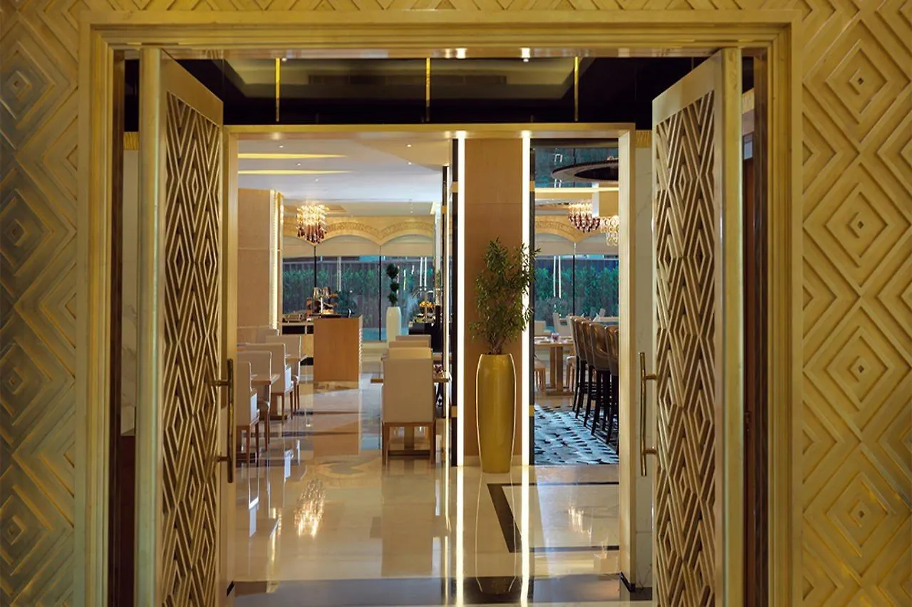 Hotel apartamentowy Damac Maison Mall Street Dubaj