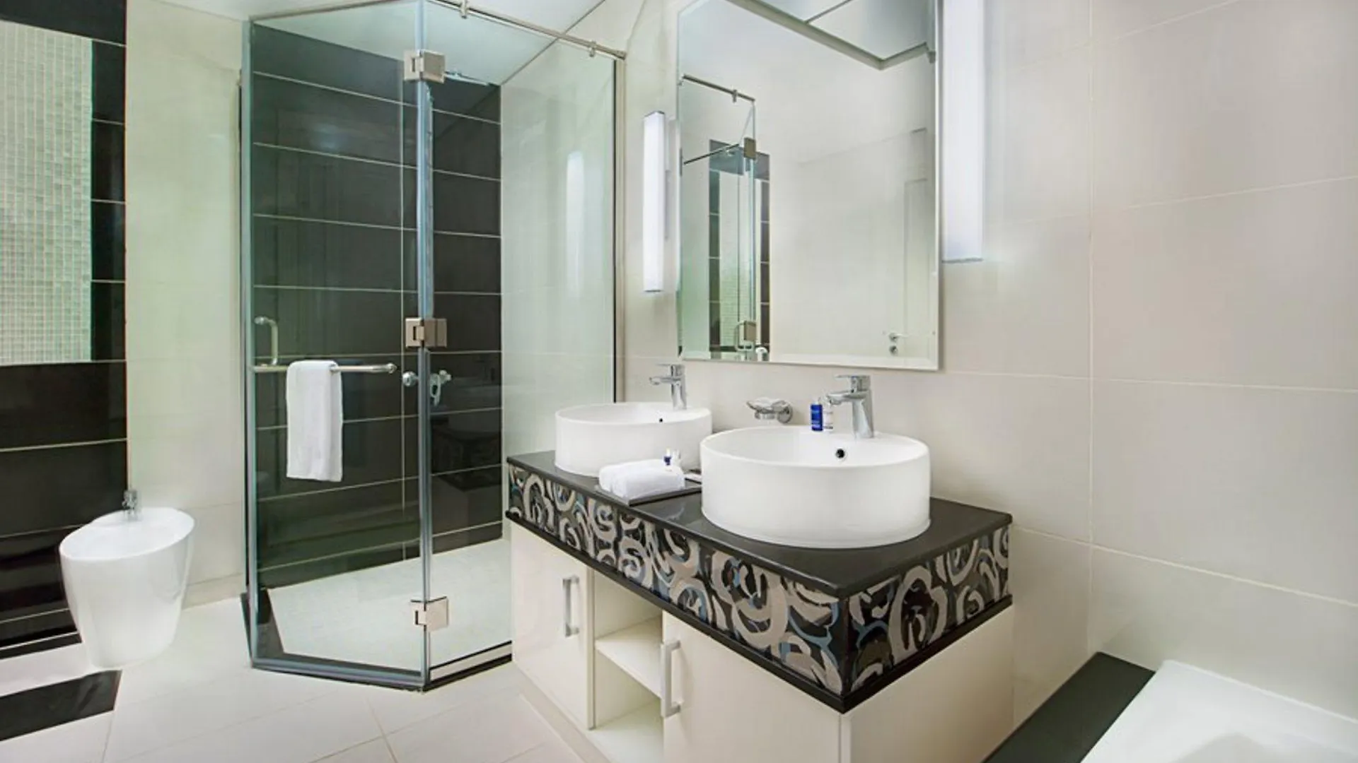 ***** Aparthotel Damac Maison Mall Street Dubai United Arab Emirates